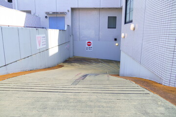 地下駐車場の出口
