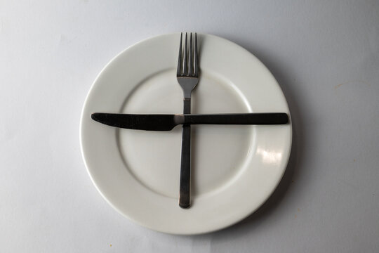 Dining Etiquette Pause With Knife And Fork