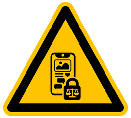Vector de señal de advertencia sobre regulación legal y leyes de redes sociales para menores con icono de balanza y candado de seguridad digital para protección infantil y juvenil © sh99