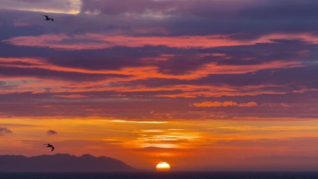 amanecer naranja y morado en el sur 