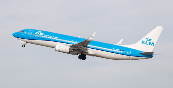 Barcelona, Spain, January 12, 2026:KLM Royal Dutch Airlines Boeing 737-800 (registration PH-BXA) takes off from Josep Tarradellas Barcelona-El Prat Airport