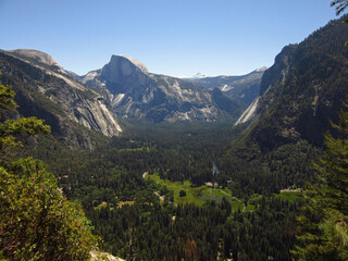 Obraz premium Distant Half Dome and Yosemite Valley