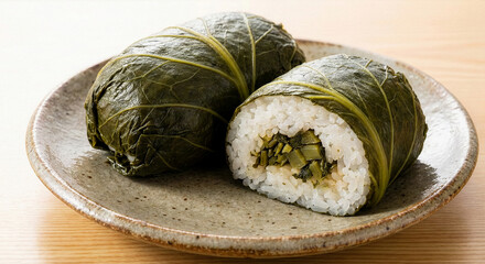 和歌山の郷土料理、高菜で包んだ素朴で美味しいめはり寿司