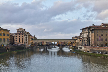 Fototapeta premium Ponte Vecchio and Arno River Cityscape in Florence, Italy