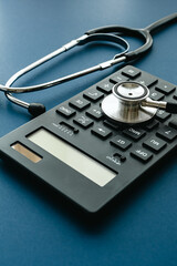 医療費　医療費控除　聴診器と計算機