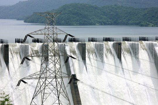 dam on the lake