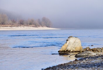 Die Donau beim Hainburg im Januar