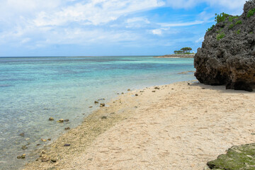 沖縄　本島　エメラルドビーチ　岩