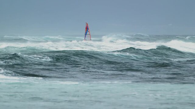 Surfing in Maui Hawaii, hookipa beach
