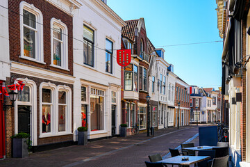 Obraz premium Charming city center of Brielle featuring historic Dutch facades in South Holland, the Netherlands