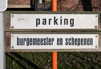 Obraz premium Parking sign for mayor and aldermen