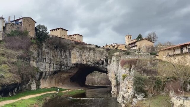 Plano general del pueblo de Puentedey Burgos