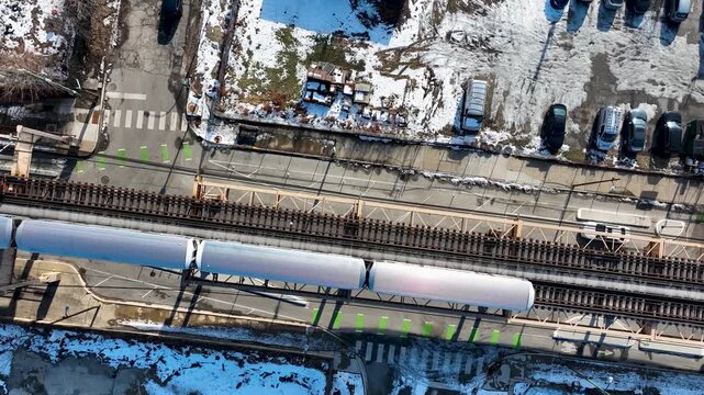 Cinematic 4K Drone Aerial Chicago Skyline Flying to Downtown Over CTA Green Line 'L' Train Tracks in Garfield Park