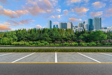 Obraz premium outdoor road city building landscape blue sky cityscape street travel 