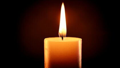 Close Up Na Chama Acesa De Uma Vela Com Fundo Escuro