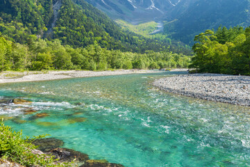 日本の風景・初夏　長野　新緑の上高地