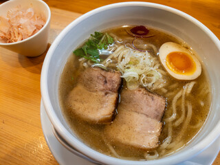 塩ラーメン　出汁　京都　日本の麺料理