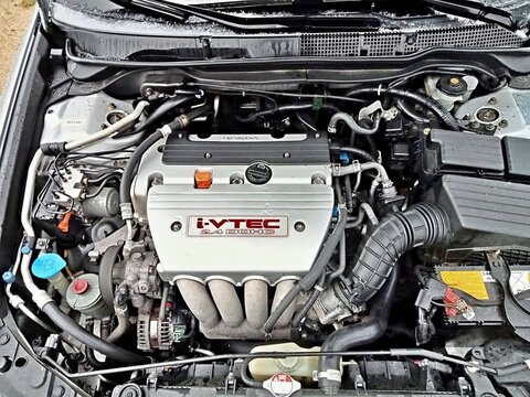 Honda car engine i-VTEC 2.4 DOHC details