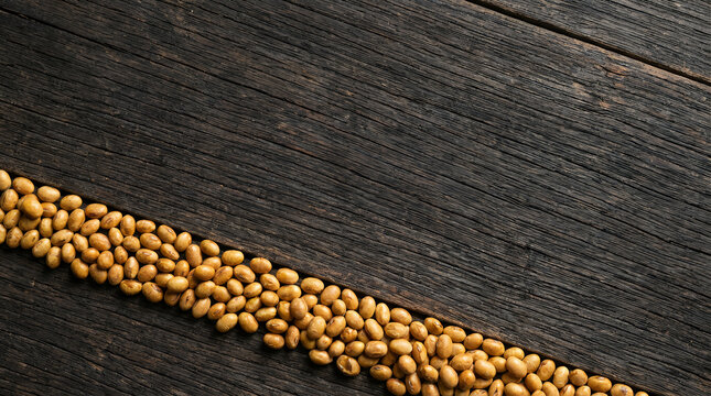 古材木目に大豆の斜めボーダー コピースペース背景