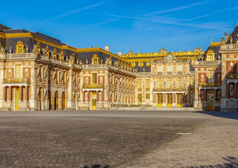 Fototapeta premium Court of Honor (Cour d’Honneur) in Versailles palace outside Paris, France