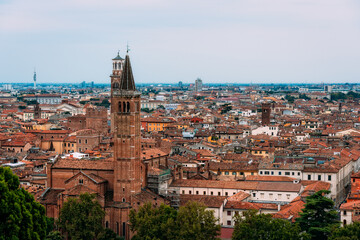 Obraz premium Verona cityscape from Castel San Pietro with a prominent church tower.