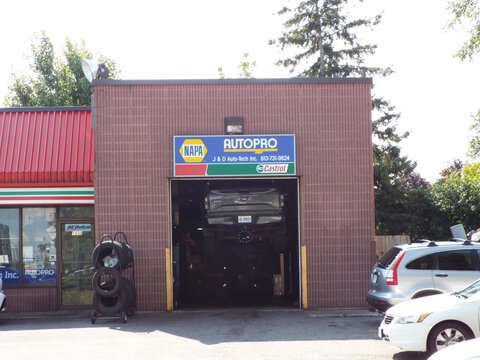Ottawa, ON, Canada-July 10,2025:The front of "J and D Auto-Tech Inc." at 1034 Pleasant Park Road.