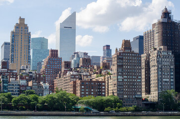 Obraz premium Manhattan East River skyline with residential towers