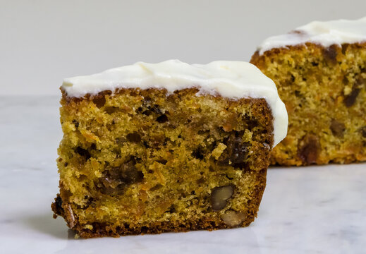 Budin de nuez porcion