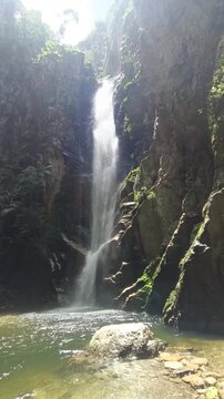 Cellphone footage from a waterfall in the Serra da Canastra region, Minas Gerais State, Southeast Brazil