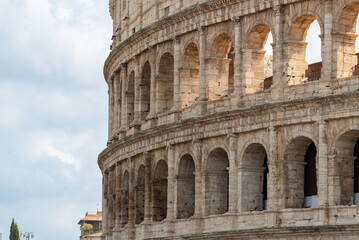 Fototapeta premium Curved facade of the Colosseum