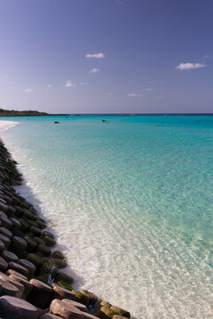 Crystal clear turquoise sea at 17END, Shimoji Island, Okinawa, Japan
沖縄・下地島17END　透き通るエメラルドグリーンの海
