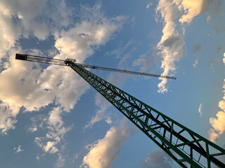 Forjados en construcci&oacute;n de bloque de viviendas con piscina 2026, Floor slabs in residential building construction with swimming pool 2026, Geschossdecken im Wohnungsbau mit Schwimmbad 2026, 住宅建設における床