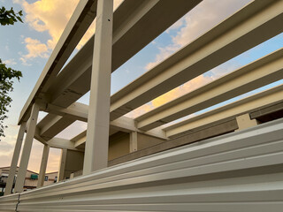 Vigas de hormig&oacute;n para construcci&oacute;n de nave industrial 2026, Concrete beams for industrial building construction 2026, Betontr&auml;ger f&uuml;r den Bau einer Industriehalle 2026, 工業用建物建設のコンクリート梁2026, Poutres e