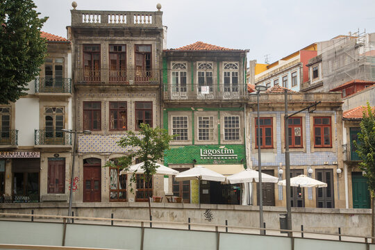 The typical hitstoric buidlings in downtown Porto, Portugal
