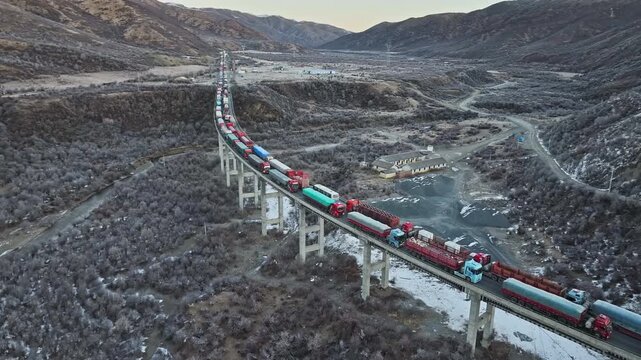 Massive traffic jam in the highlands