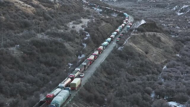 Massive traffic jam in the highlands