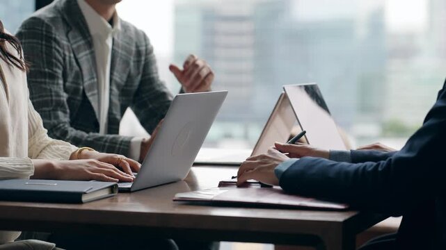 business negotiation, business, casual, consultation, marketing, teamwork, group, customer, customer service, proposal, work, office, lobby, interview, businessperson, people, businessman, cooperation