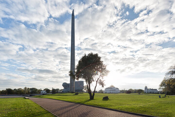 Obraz premium public park in brest, Belarus. Public soviet monuments of the Voin I Znamya Fortress