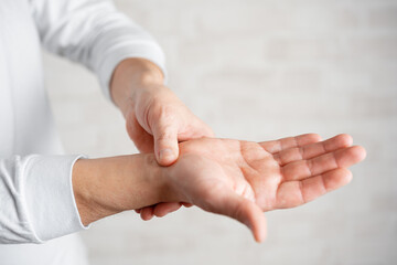 Obraz premium Carpal tunnel syndrome, wrist pain