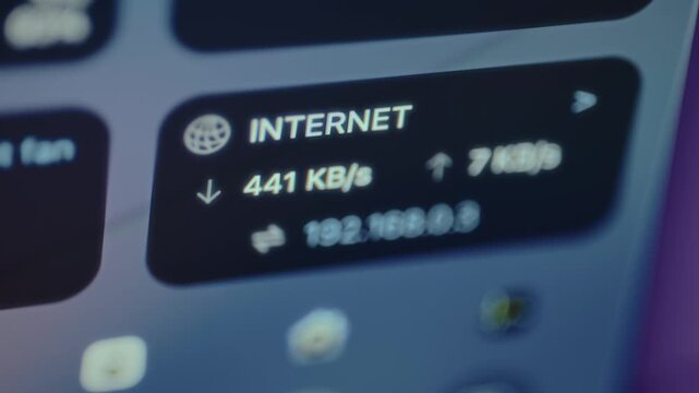 Computer interface shows the current internet connection status and data transfer speeds