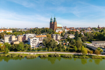 Obraz premium Bazylika Prymasowska w Gnieźnie, Polska