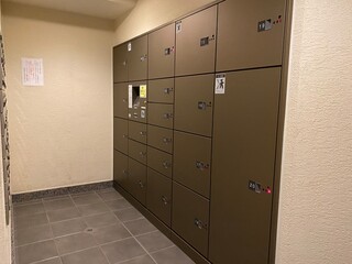 宅配ボックス　ポスト　マンション　集合住宅　cabinet of drawers
