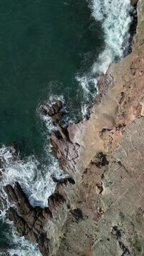 Taurito - Gran Canaria - Wyspy Kanaryjskie - Hiszpania - mała turystyczna miejscowość na południowym zachodzie wyspy położona pomiędzy g&oacute;rami. Duże hotele piękna czarna plaża, ocean, wąwozy, skutery 