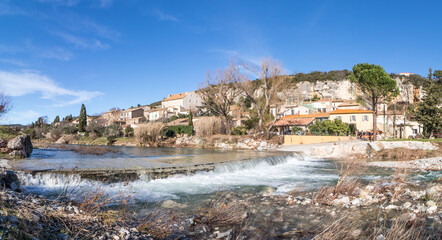 Obraz premium Panorama de la Cesse à La Caunette dans l'hérault en Occitanie (France)