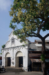 Obraz premium Historic Campbell Street Market Entrance with Colonial Arches in George Town Penang