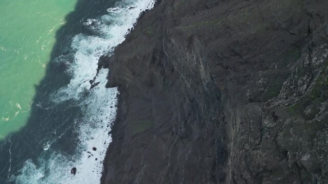 Mirador del Balcon - Gran Canaria - Wyspy Kanaryjskie - Hiszpania - punkt widokowy na zachodzie wyspy nagrany dronem. Niesmaowite klify, ocean, g&oacute;ry, i widok na Teneryfe i wulkan Teide