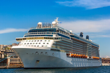 Naklejka premium Large cruise ship in Istanbul, Turkey