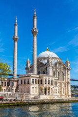 Fototapeta premium Ortakoy Mosque in Istanbul, Turkey
