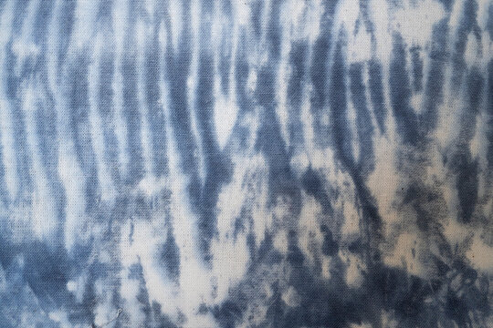 textura de estampado textil shibori con color azul y blanco