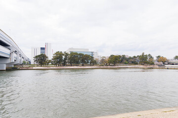 Fototapeta premium 武庫川河川敷から見た風景